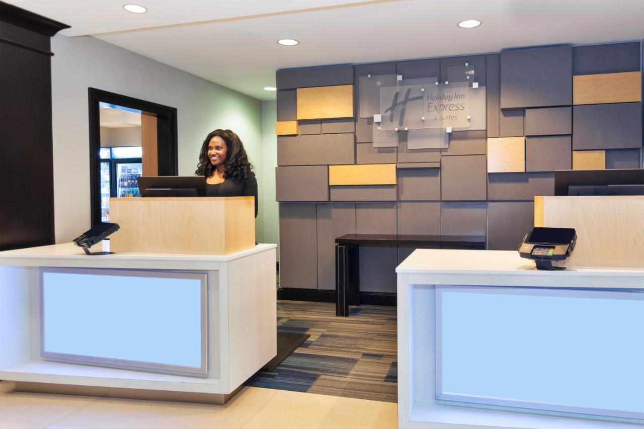 Holiday Inn Express Hotel & Suites Warminster-Horsham By Ihg Exterior photo